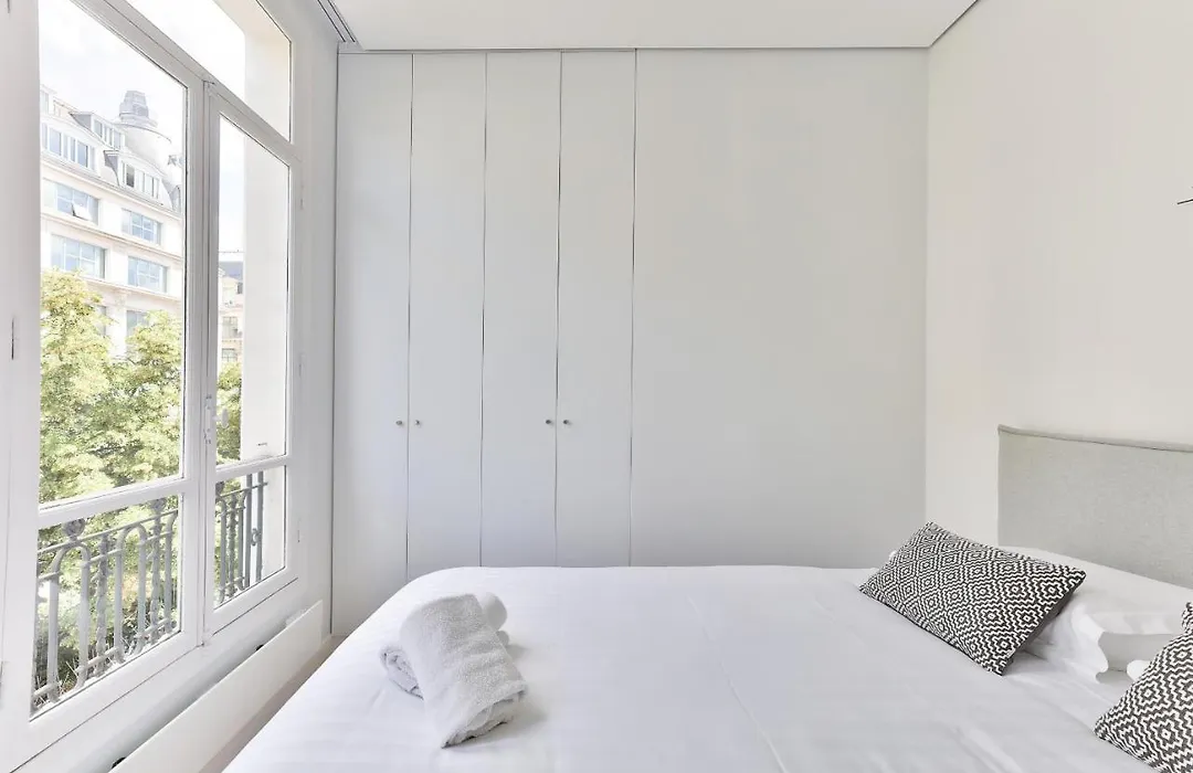 126 - Urban Amazing 3Br Montorgueil-1